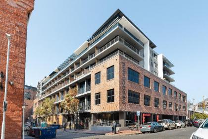 Chic De Waterkant Apartment with Pool and Views - image 7