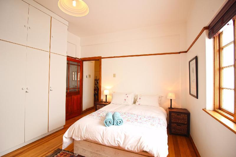 Charming 1 Bedroom Apartment in Sea Point - image 2