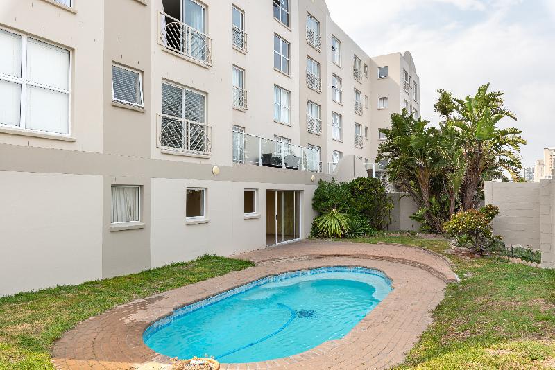 Spacious and Stylish  Pool Access  DSTV - image 3