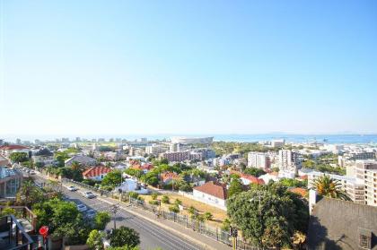 Vertigo Views in Vibey Central Green Point - image 5