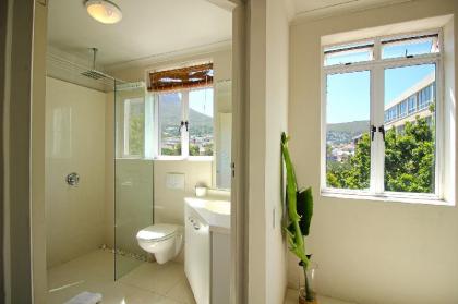 Majestic Mountain View Studio Near Kloof Street - image 4