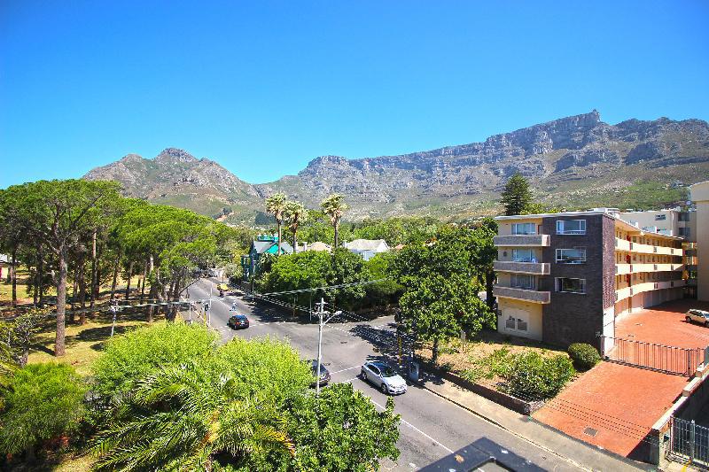 Majestic Mountain View Studio Near Kloof Street - image 5