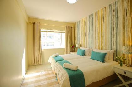 Bright and Beautiful 1 Bedroom Beachfront Gem - image 4