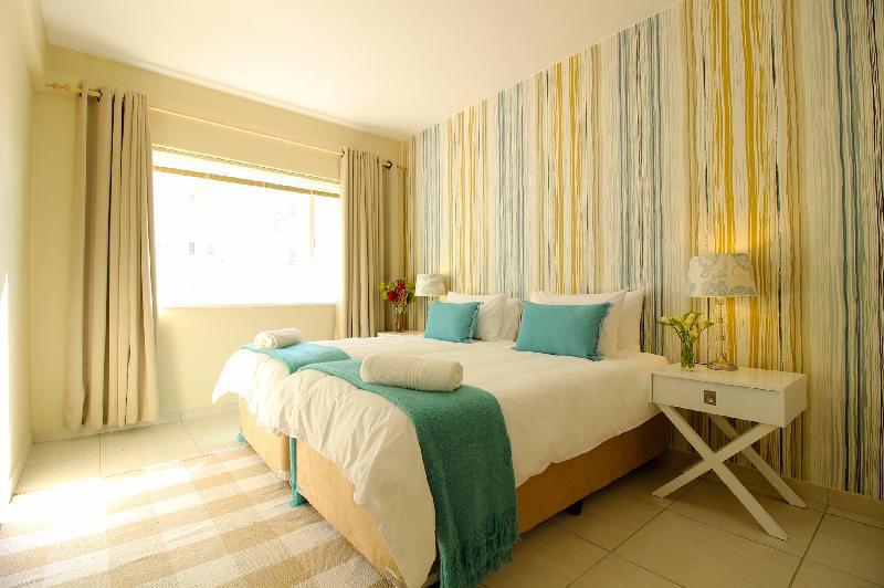 Bright and Beautiful 1 Bedroom Beachfront Gem - image 5