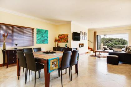 Backup-Powered Camps Bay Beach Condo - image 10