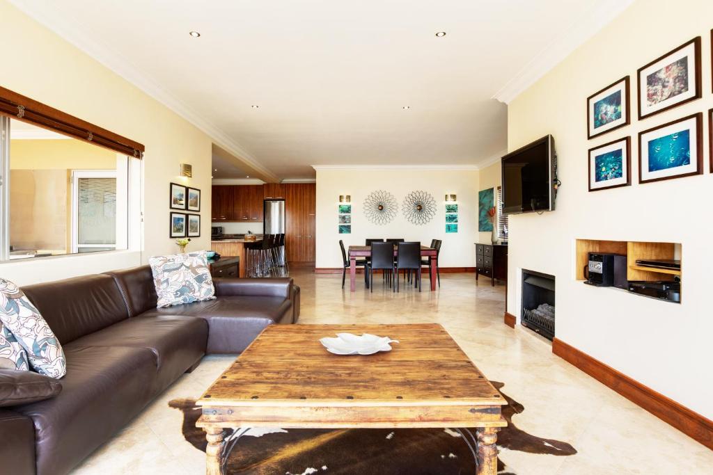 Backup-Powered Camps Bay Beach Condo - image 5