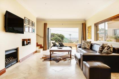 Backup-Powered Camps Bay Beach Condo - image 6