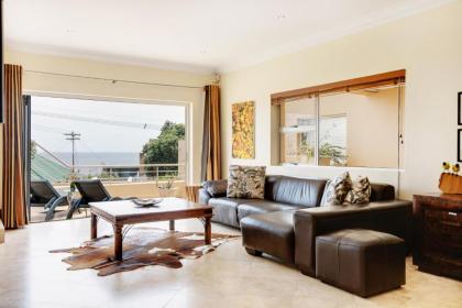 Backup-Powered Camps Bay Beach Condo - image 8