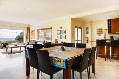 Backup-Powered Camps Bay Beach Condo - image 9