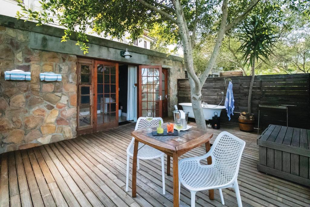 Camps Bay Forest Pods - main image