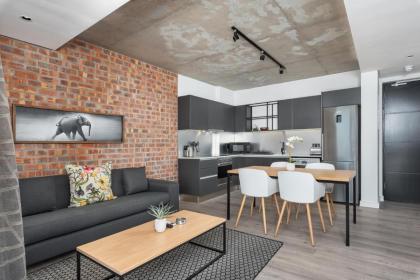 Sleek and Stylish Apartment in De Waterkant - image 8