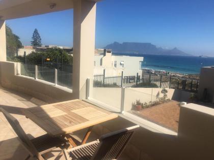 2WhiteWaters Bloubergstrand Homestay - image 11