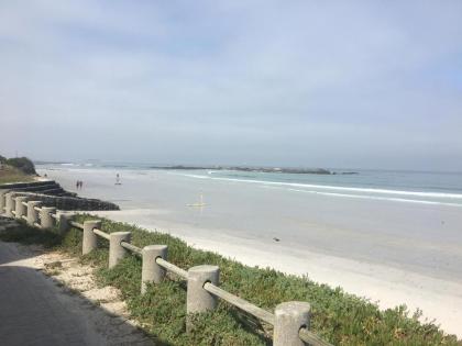 2WhiteWaters Bloubergstrand Homestay - image 14