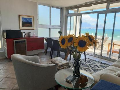 2WhiteWaters Bloubergstrand Homestay - image 4