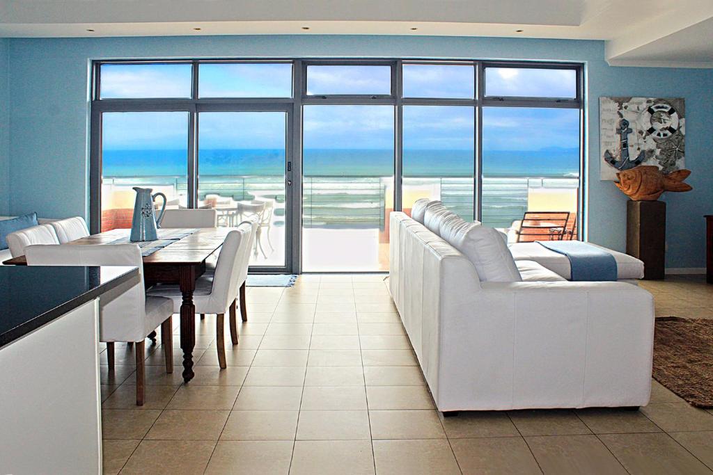 Surfers Penthouse - main image