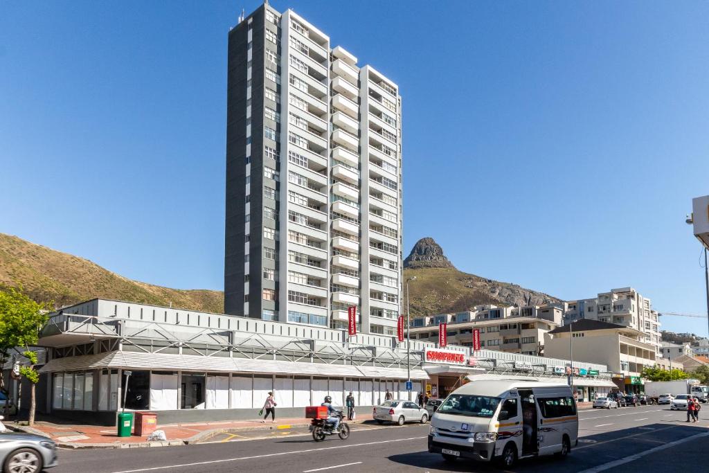 The Towers - Sea Point - image 5