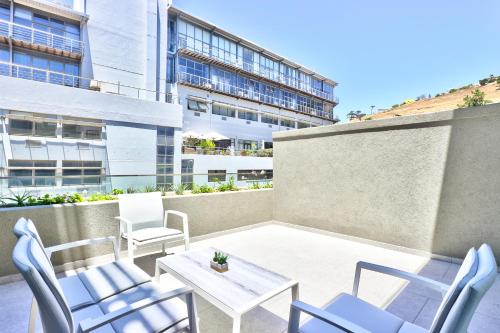 Luxury 1 Bedroom in De Waterkant - image 3