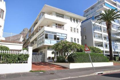 Blue Waters Studio with sea views from Balcony - image 15