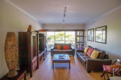 Mouille Point 2 Bedroom - image 7