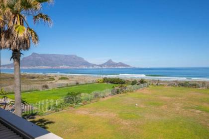 Villa Paradis - ocean front with views to behold! - image 13