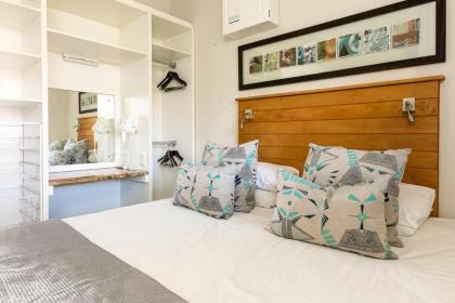 Village Apartments - Camps Bay - image 8