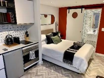 Luxurious Studio in the heart of Cape Town CBD - image 12