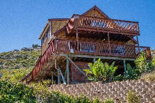 Peaceful Mountain Home with Views over False Bay - main image