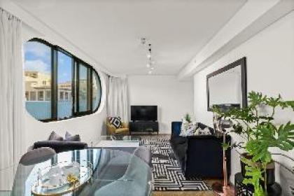 Tunyhuys Upper City Contemporary Living - image 2