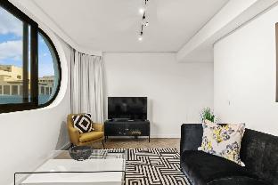 Tunyhuys Upper City Contemporary Living - image 5