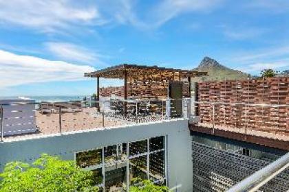 Rocha Villa - Camps Bay - image 12