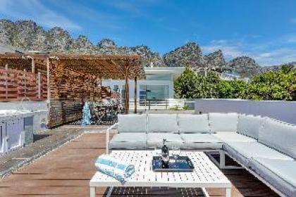 Rocha Villa - Camps Bay - image 15