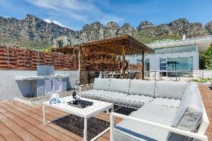 Rocha Villa - Camps Bay - image 16