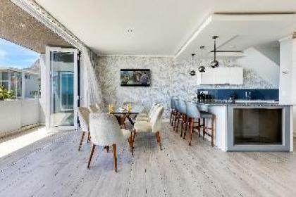 Rocha Villa - Camps Bay - image 20