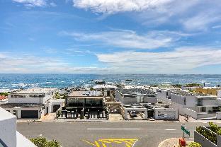 Rocha Villa - Camps Bay - image 4