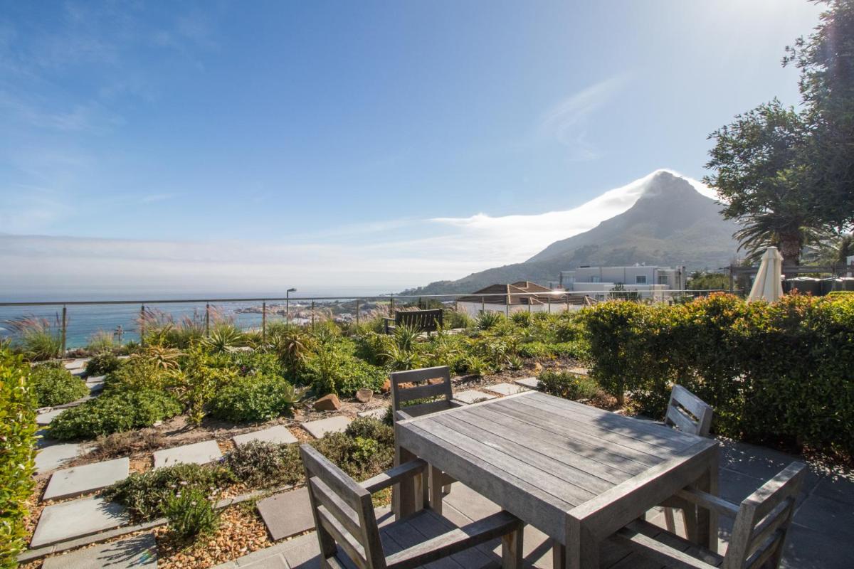 Camps Bay One Bedroom apartment - luxury stay with sea viea - main image