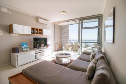 Camps Bay One Bedroom apartment - luxury stay with sea viea - image 11