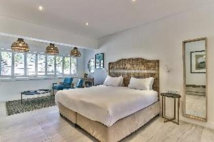 Studio On the Beach in Camps Bay - image 15