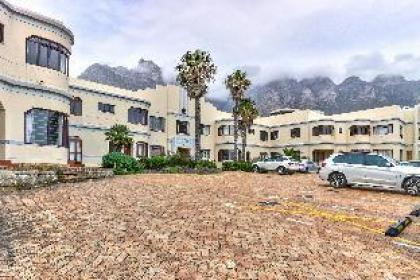 Studio On the Beach in Camps Bay - image 6