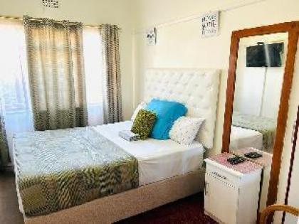 Executive Accommodation Bellville - image 19