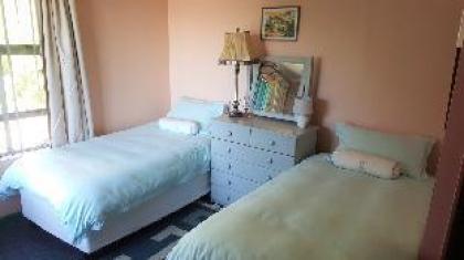 Durbanville Stay: 3 bedroom apartment - image 11