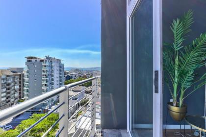 1 Bedroom Loft Apartment border of De Waterkant and Green Point. - image 17