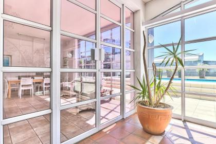 1 Bedroom Loft Apartment border of De Waterkant and Green Point. - image 19