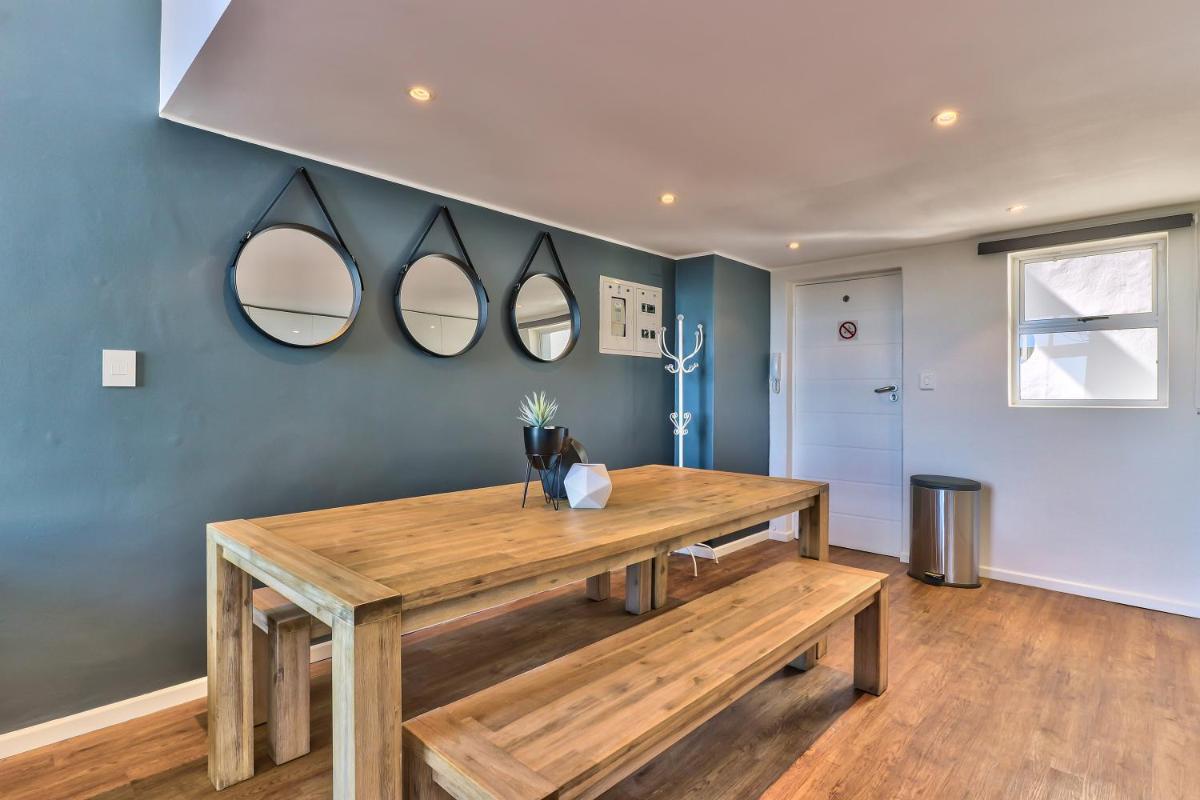 1 Bedroom Loft Apartment border of De Waterkant and Green Point. - image 6