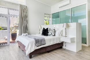 Houghton Villa - Camps Bay - image 3