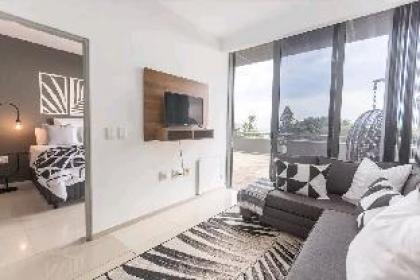 Infinity LG3 beachfront apartment - image 6