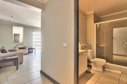 The Icon 1 Bedroom apartment in Cape Town Foreshore (1102) - image 11