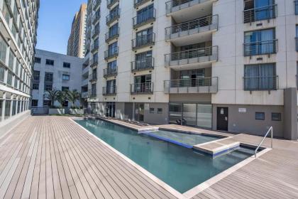 The Icon 1 Bedroom apartment in Cape Town Foreshore (1102) - image 14