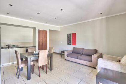 The Icon 1 Bedroom apartment in Cape Town Foreshore (1102) - image 9