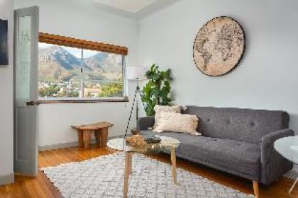 Kloof Street Apartment with Breathtaking Views - image 2