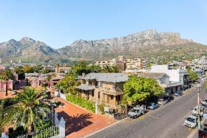 Kloof Street Apartment with Breathtaking Views - image 4